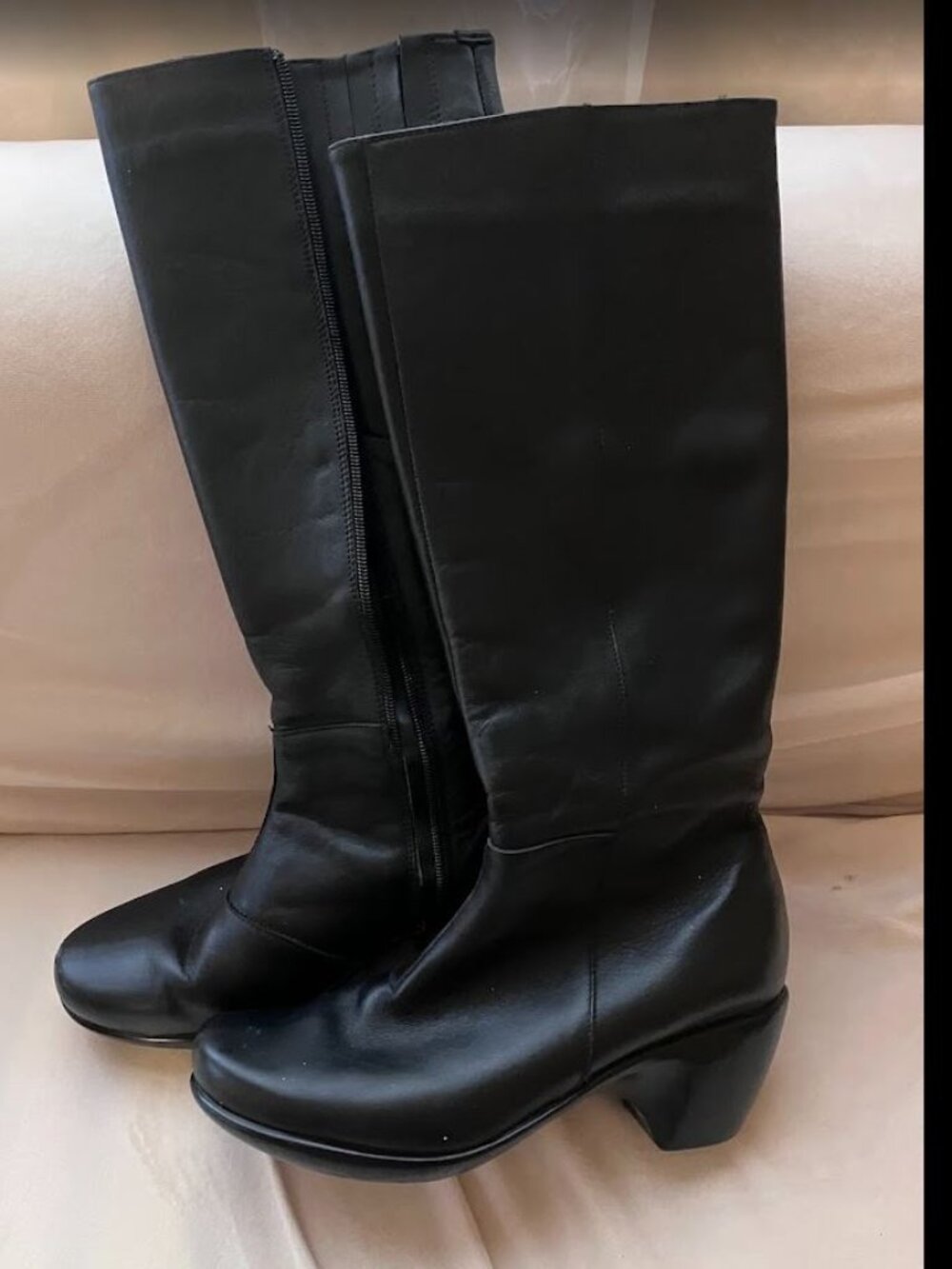 Naot sculpted knee high boot, 39
